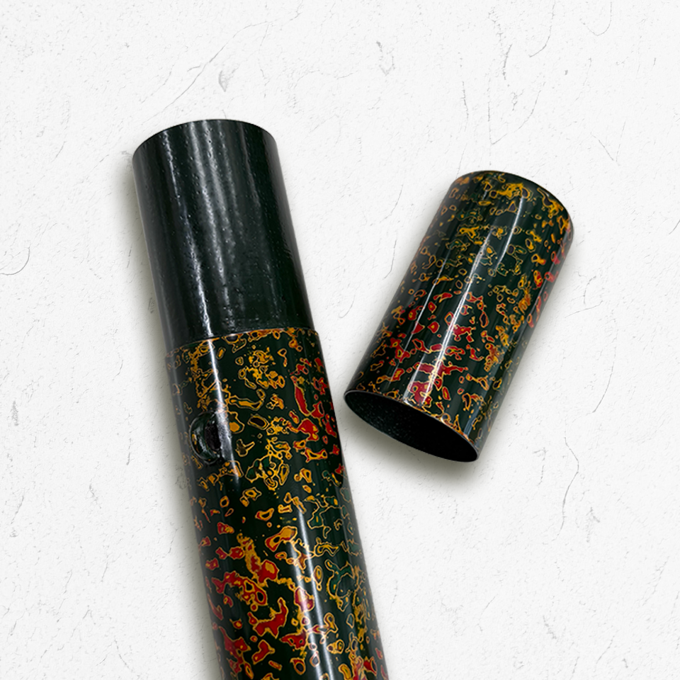 Yazutsu - Polished Tsugaru lacquer arrow case with Karatsu-style coating
