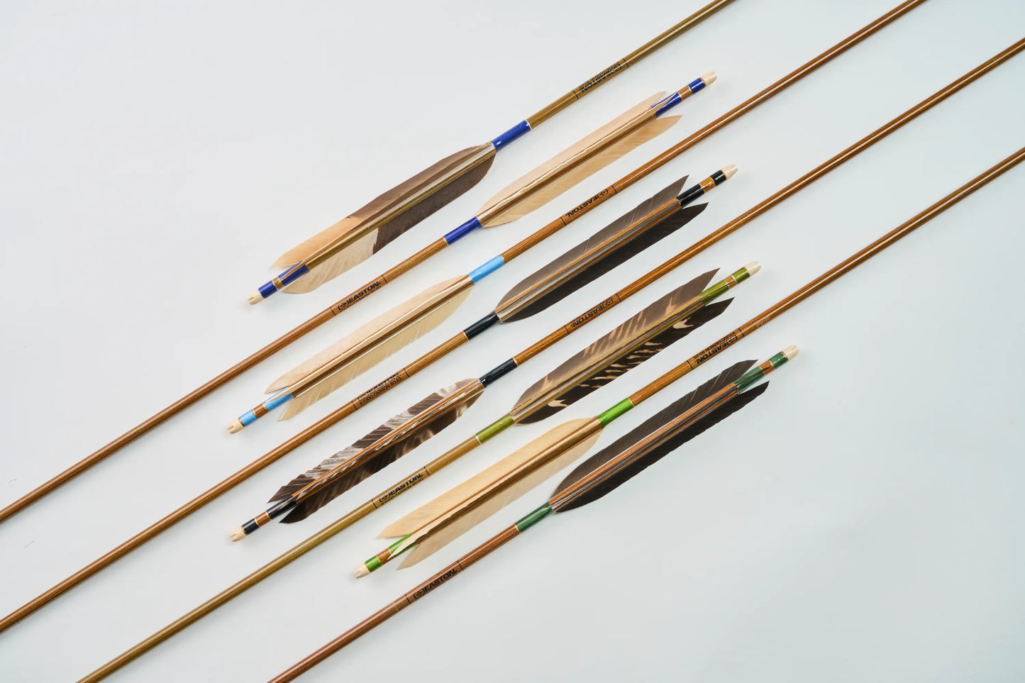 Carbon Arrows with black eagle bleached feathers